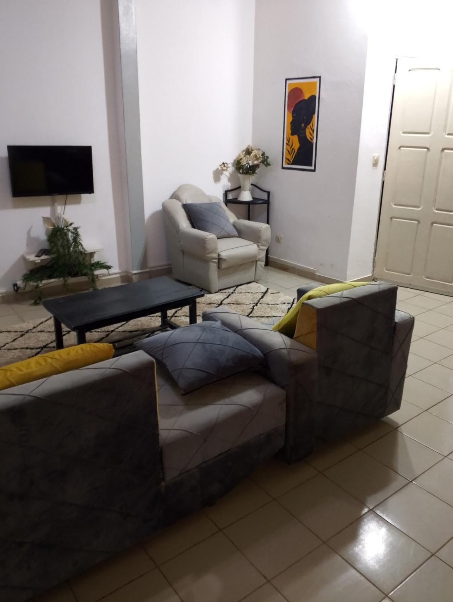 Appart Meuble Le Dakota Yaoundé Kamer foto
