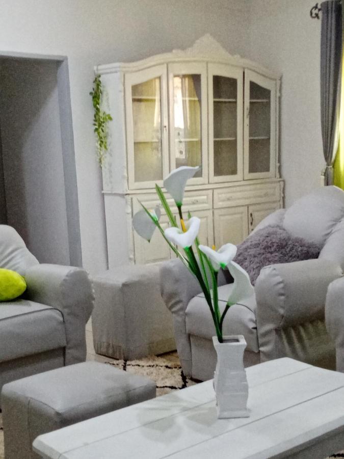 Appart Meuble Le Dakota Yaoundé Buitenkant foto